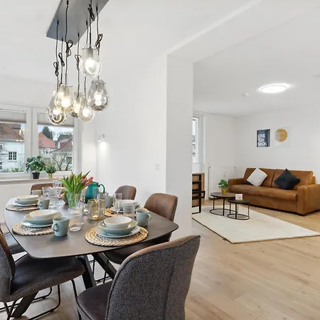 Wohnliebe, Zentral, Klinik, Gop Variete-theater, Langzeitaufenthalt *